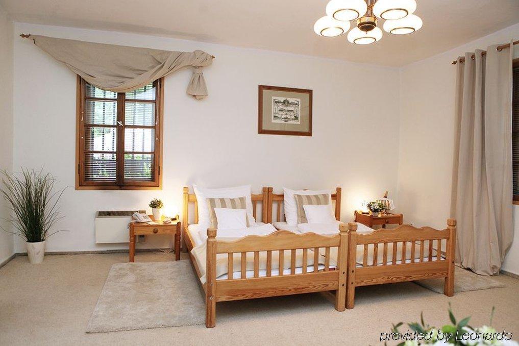 Hotel Noma Residence Zameczek Mysliwski Promnice Kobior Room photo